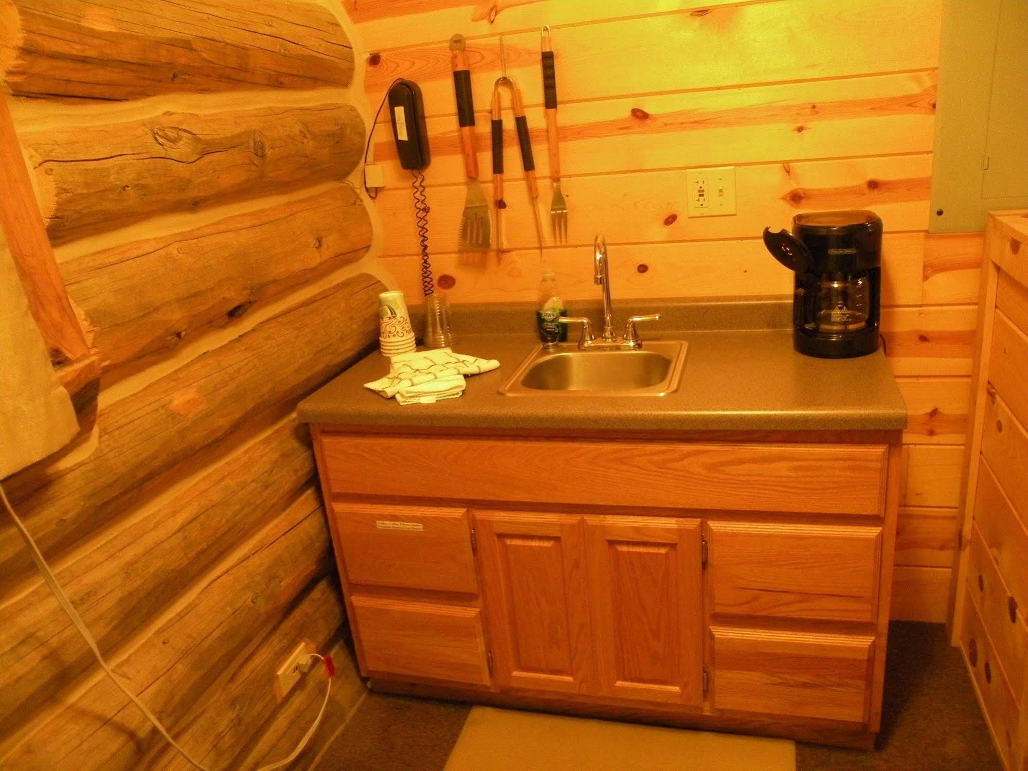 Gold Camp Cabins Custer Exterior photo