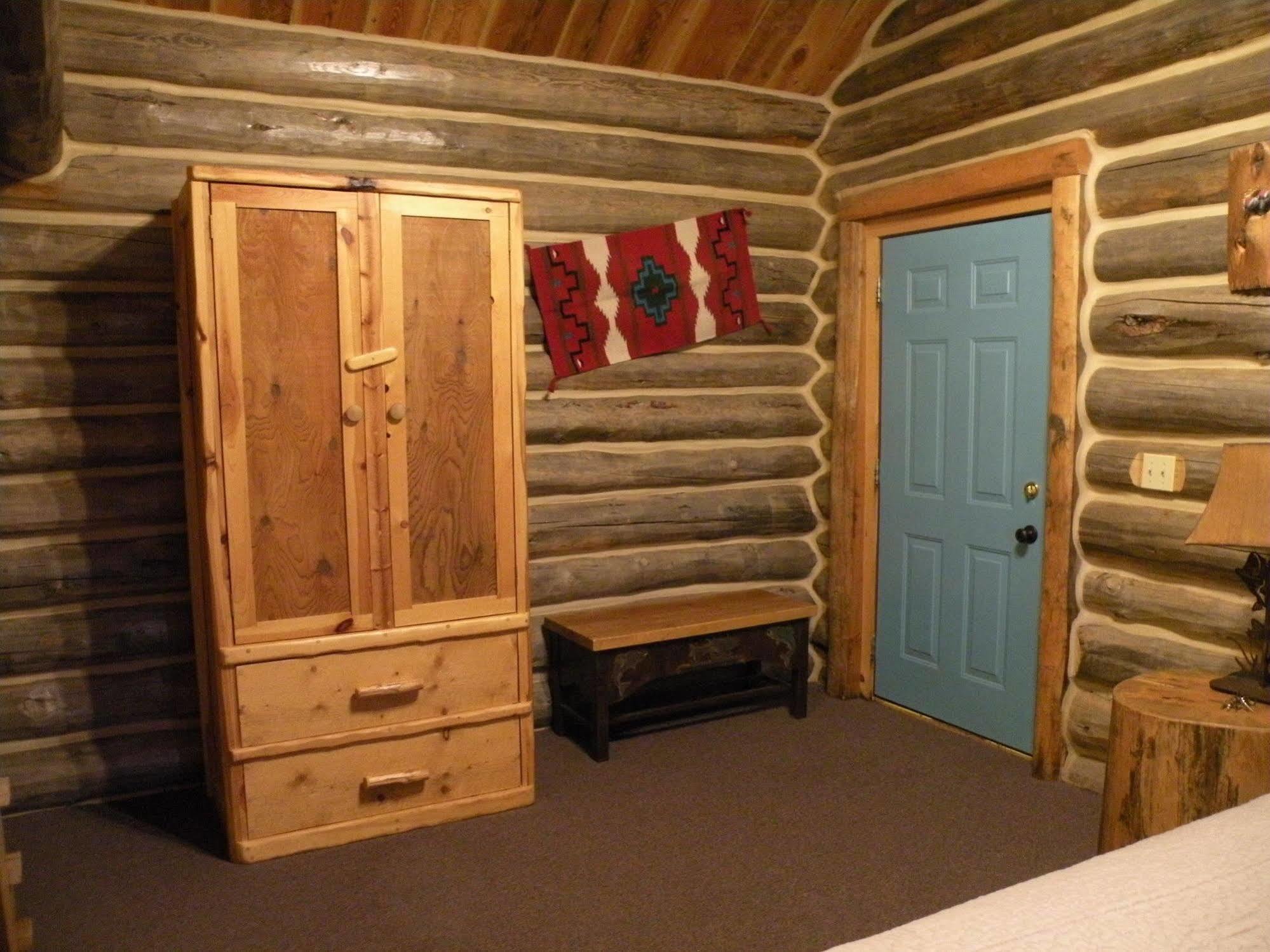 Gold Camp Cabins Custer Exterior photo